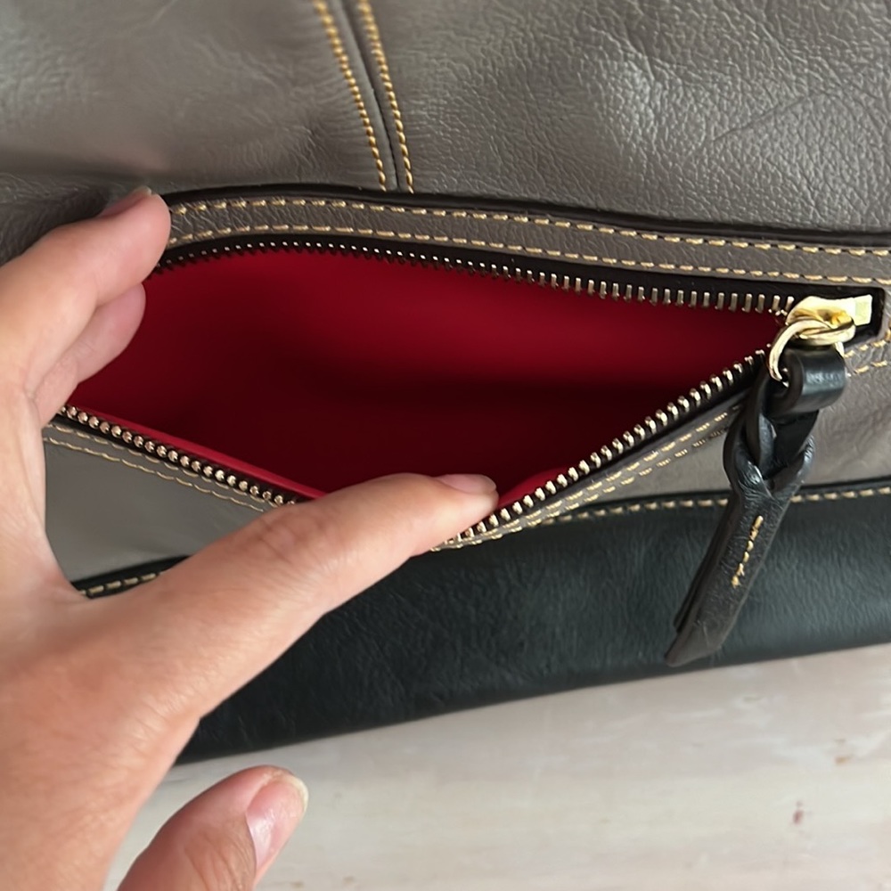 100% Authentic Dooney & Bourke Hobo Bag - Picture 7 of 16